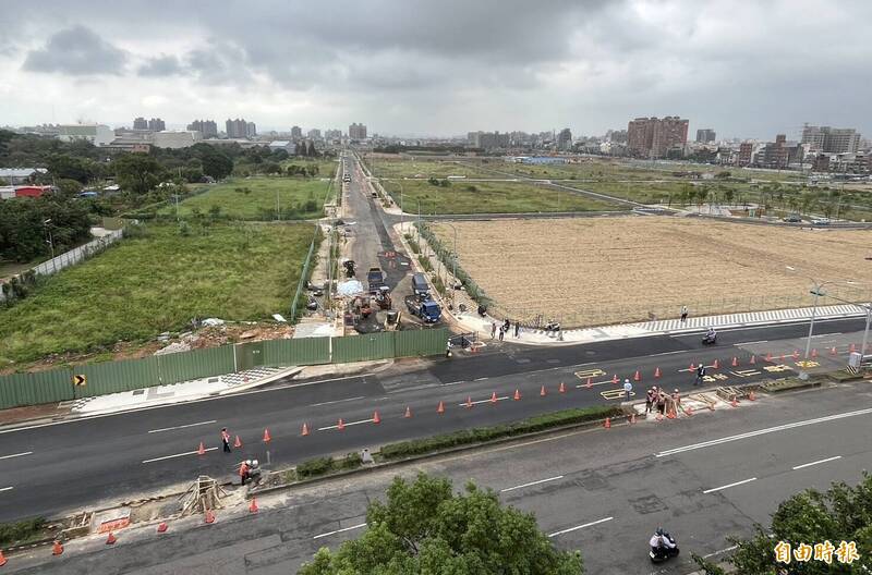 桃園市政府辦理「中壢運動園區區段徵收工程」，已於去年底報竣工和完成初驗中。（記者李容萍攝）