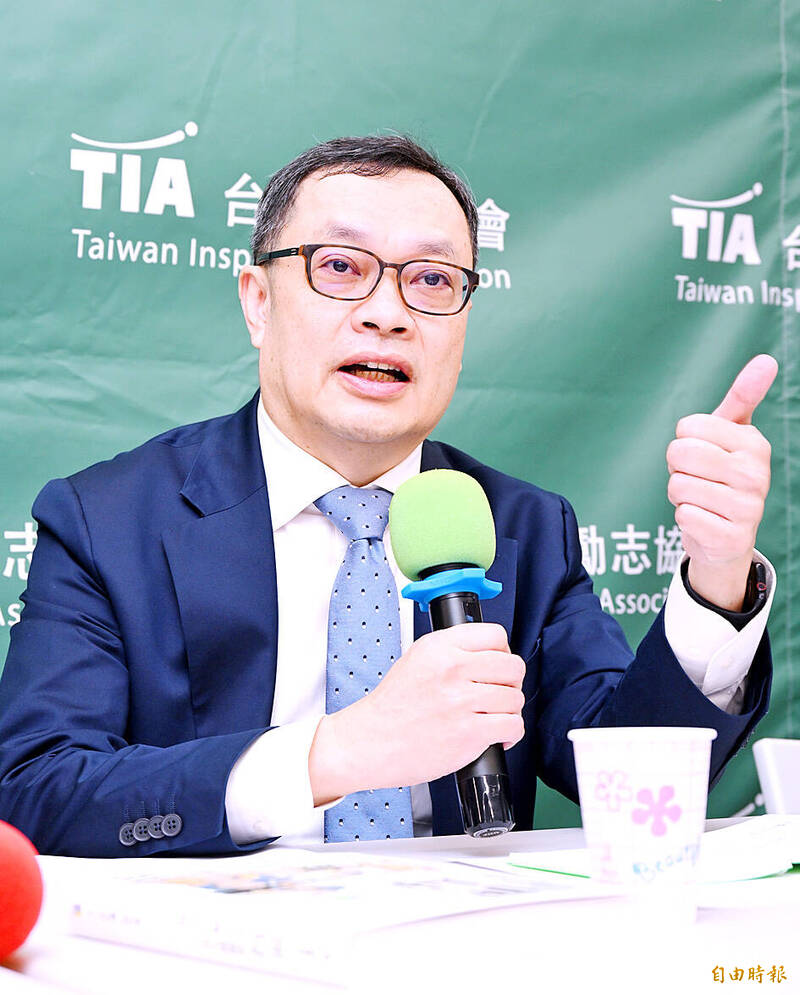 
Former deputy head of the Mainland Affairs Council Chen Ming-chi is pictured in Taipei on Nov. 9 last year.
Photo: Fang Pin-chao, Taipei Times