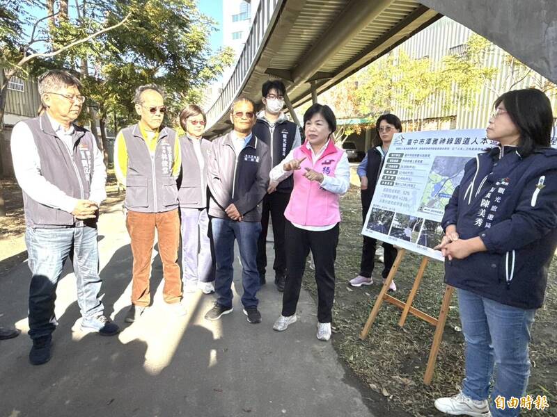 觀旅局啟動潭雅神綠園道「人本道路改善工程」，並召開工程說明會。（記者歐素美攝）