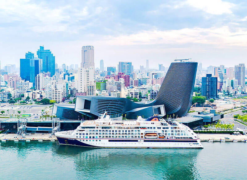 
A cruise ship is docked at the Port of Kaohsiung on May 20 last year.
Photo courtesy of Taiwan International Port Corp via CNA