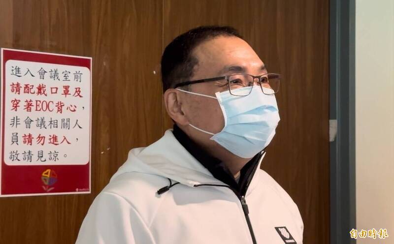 新北市長侯友宜表示,板殯去留問題定會好好溝通。(記者董冠怡攝) 新北市長侯友宜表示,板殯去留問題定會好好溝通。(記者董冠怡攝)