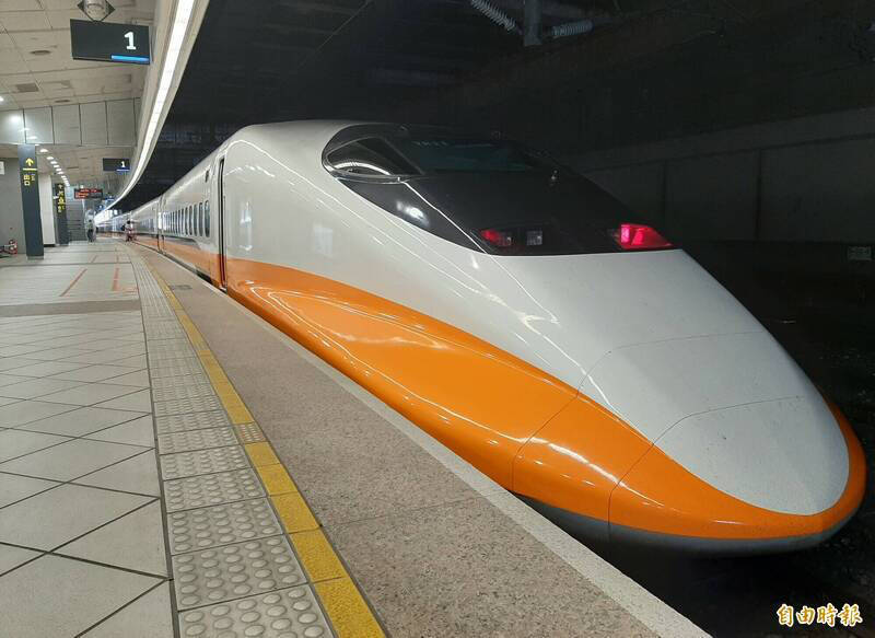 高鐵公司加開大學生返校5折優惠列車。(資料照) 高鐵公司加開大學生返校5折優惠列車。(資料照)