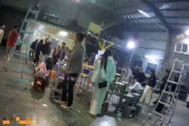 彰化員林近日破獲一職業賭場，該賭場以鐵工廠當掩護，吸引不少賭徒。（民眾提供）