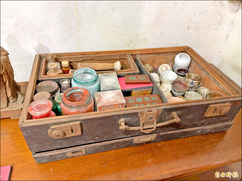 八德三元宮 外公雕的神像 孫子免費修