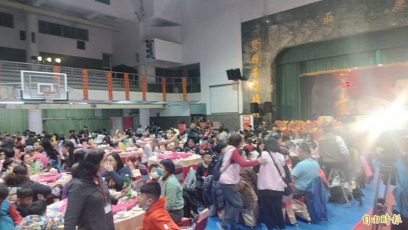 福添福基金會「助你幸福」圍爐餐會今年邁入第16年。（記者丁偉杰攝）