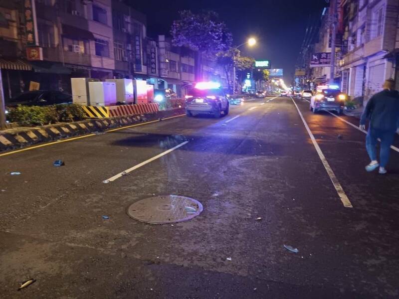 現場零件四散。（警方提供）