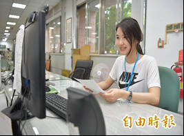 南投縣政府稅務局設置納稅者權利保護官,可透過視訊提供服務。(記者張協昇攝) 南投縣政府稅務局設置納稅者權利保護官,可透過視訊提供服務。(記者張協昇攝)