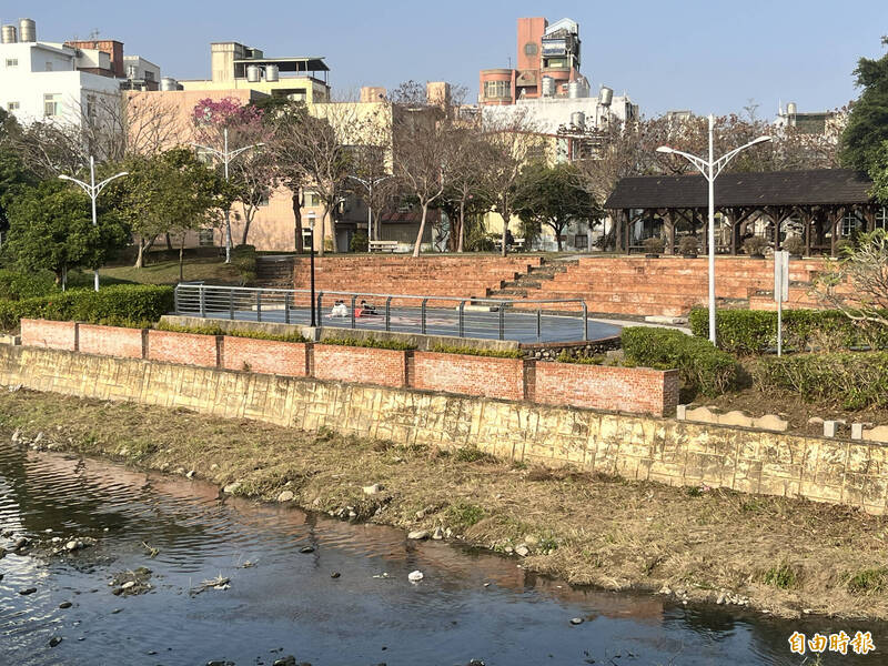 新竹縣政府將復原優化文信爬蟲公園環境,設置礫間處理機房、親水跳石步道、遊戲廣場等,期盼增添親水體驗。(記者廖雪茹攝) 新竹縣政府將復原優化文信爬蟲公園環境,設置礫間處理機房、親水跳石步道、遊戲廣場等,期盼增添親水體驗。(記者廖雪茹攝)