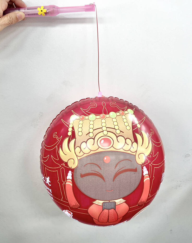 2025北港燈會「媽祖粼光」祈福造型小提燈。(縣府文觀處提供)(記者黃淑莉攝) 2025北港燈會「媽祖粼光」祈福造型小提燈。(縣府文觀處提供)(記者黃淑莉攝)
