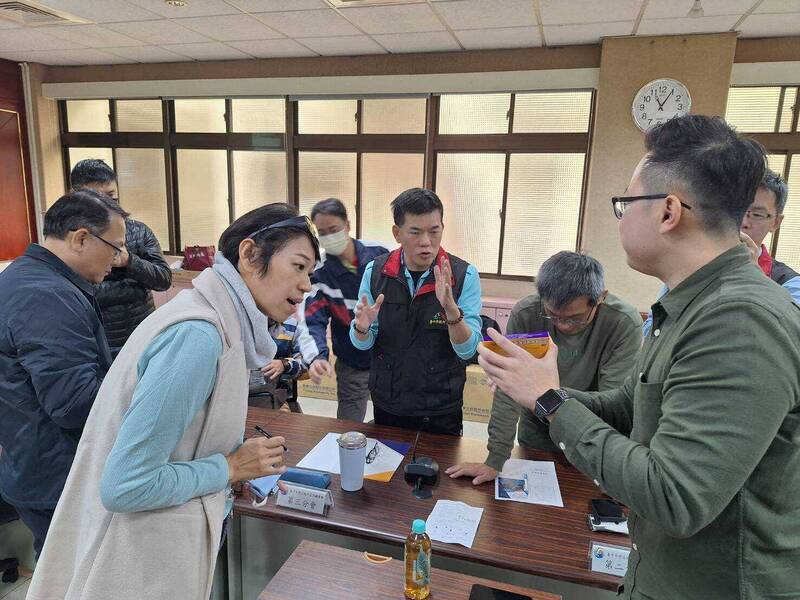 學校明開學，台中採購試劑把關新興二級毒品「喪屍煙彈」侵校園，並辦研習指導操作。（市府提供）