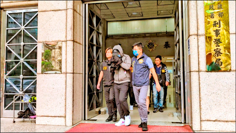 子梁慶飛夥同假律師李克毅等人組吸金集團，坑殺投資者共23億4千餘萬元，犯罪過程宛如「台版華爾街之狼」，台北地檢署昨起訴梁慶飛、李克毅等26人。（資料照）