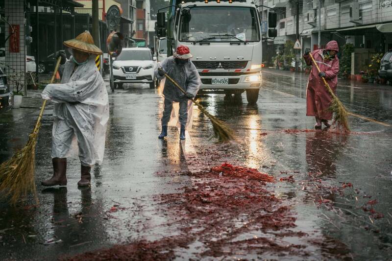 鹽水蜂炮清出垃圾逾28噸 市容迅速恢復