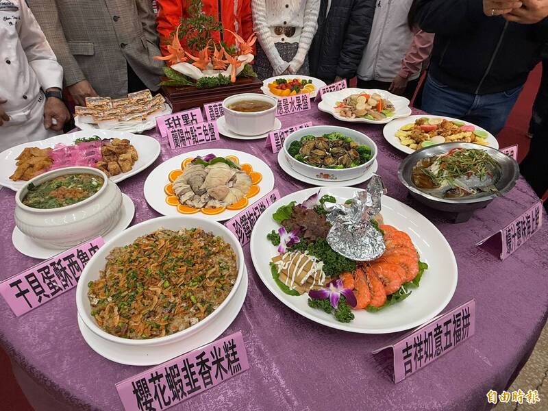 宜蘭大拜拜整桌美味佳餚只要3千元,往年開放預訂不到2小時就被搶光。(記者王峻祺攝) 宜蘭大拜拜整桌美味佳餚只要3千元,往年開放預訂不到2小時就被搶光。(記者王峻祺攝)