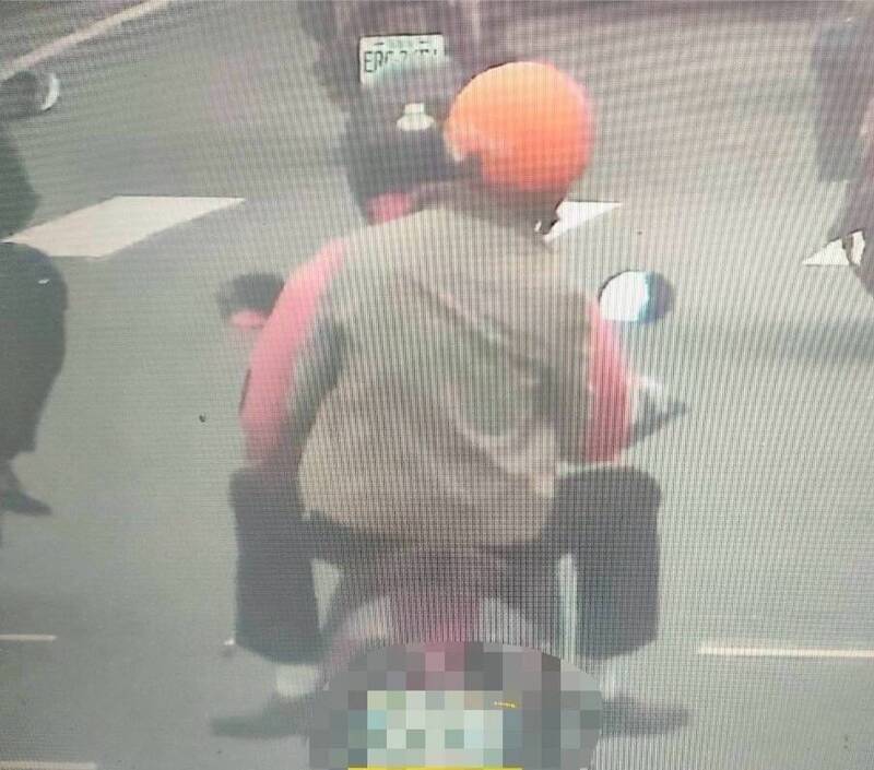 林婦搭載張嫌時穿著的紅色衣物,已在張宅尋獲。(民眾提供) 林婦搭載張嫌時穿著的紅色衣物,已在張宅尋獲。(民眾提供)