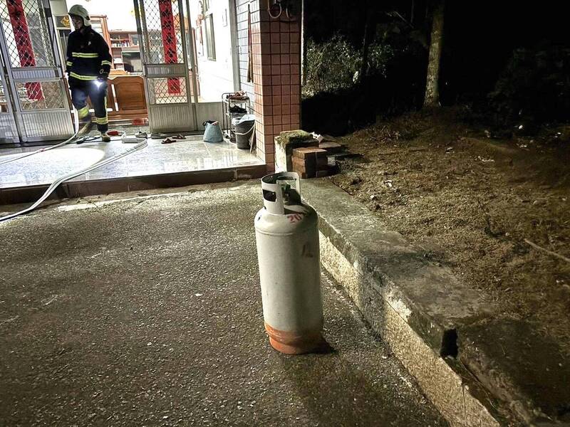 嘉義梅山民宅氣爆 44歲男子燒成火球當場身亡