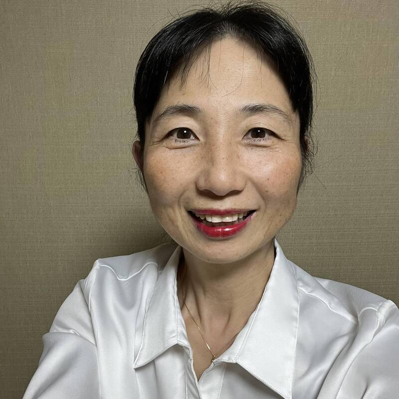 51歲政壇新人松嶋和子在熊本縣阿蘇市長選舉中,成功擊敗尋求6連霸的現任市長。(擷取自松嶋和子/FB) 51歲政壇新人松嶋和子在熊本縣阿蘇市長選舉中,成功擊敗尋求6連霸的現任市長。(擷取自松嶋和子/FB)