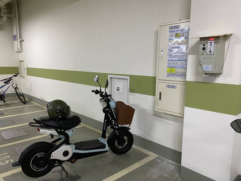 社區設置投幣式充電椿,減碳又便利。(新北市環保局提供) 社區設置投幣式充電椿,減碳又便利。(新北市環保局提供)