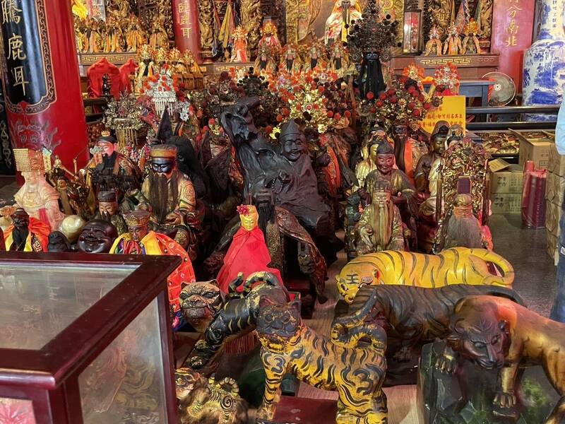 鹿耳門聖母廟釋出近40尊落難神明   廖大乙：有緣「託夢」最準