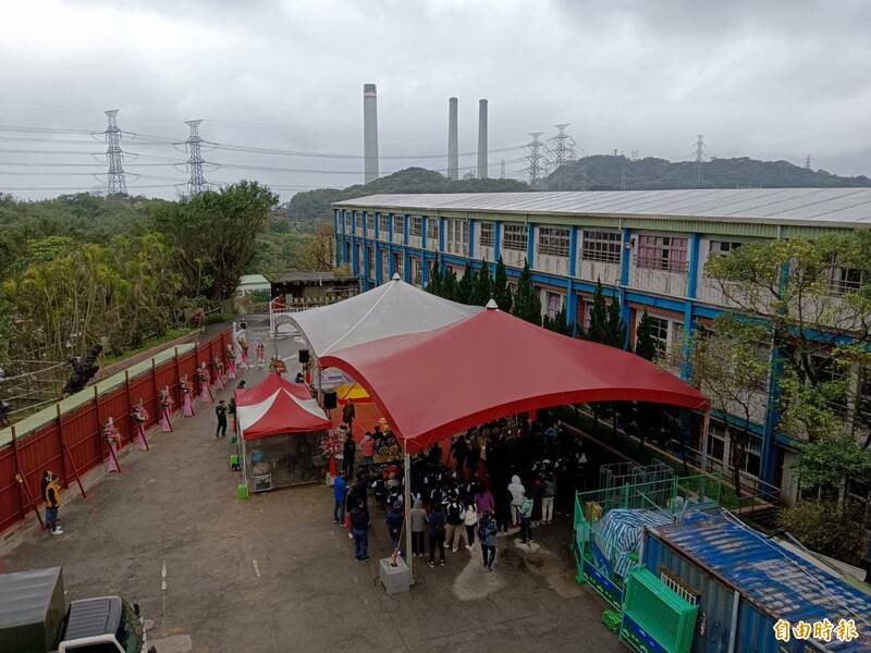 基隆德和國小德興樓已超過50年,將拆除改建。(記者盧賢秀攝) 基隆德和國小德興樓已超過50年,將拆除改建。(記者盧賢秀攝)