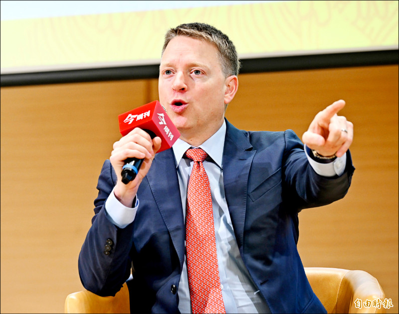 《沸騰的護城河》新書座談會昨日於政大公企中心舉行，作者、美國前副國家安全顧問博明出席，針對台海情等議題發表意見。 （記者羅沛德攝）