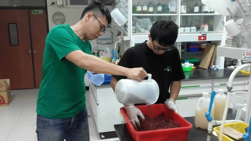 微生物肥料每公頃最高補助5千 高雄農改場︰還能增產量 - 生活 - 自由時報電子報