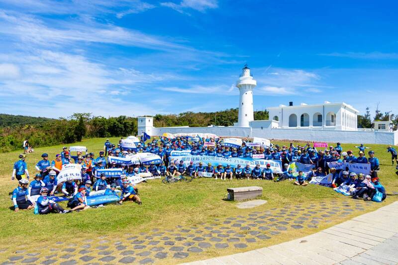 不只騎單車公益環島！ 國際扶輪3490地區再捐輔具做愛心 - 生活 - 自由時報電子報