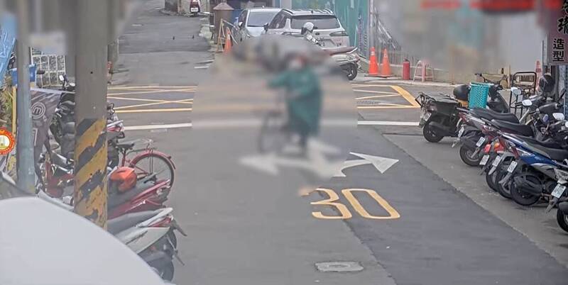 路邊壞掉的腳踏車越看越尬意  越籍婦人牽走下場曝光 - 社會 - 自由時報電子報