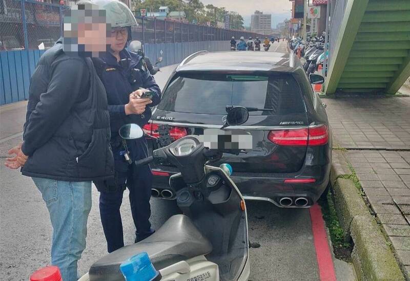 400萬賓士竟掛假車牌！他嘆：才上路2次就被抓 - 社會 - 自由時報電子報