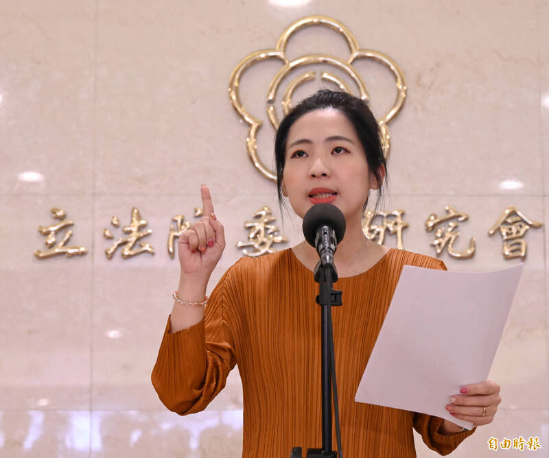 曹興誠指謝寒冰潑糞幕後黑手是中共國安部 徐巧芯:會請國安局調查 曹興誠指謝寒冰潑糞幕後黑手是中共國安部 徐巧芯:會請國安局調查
