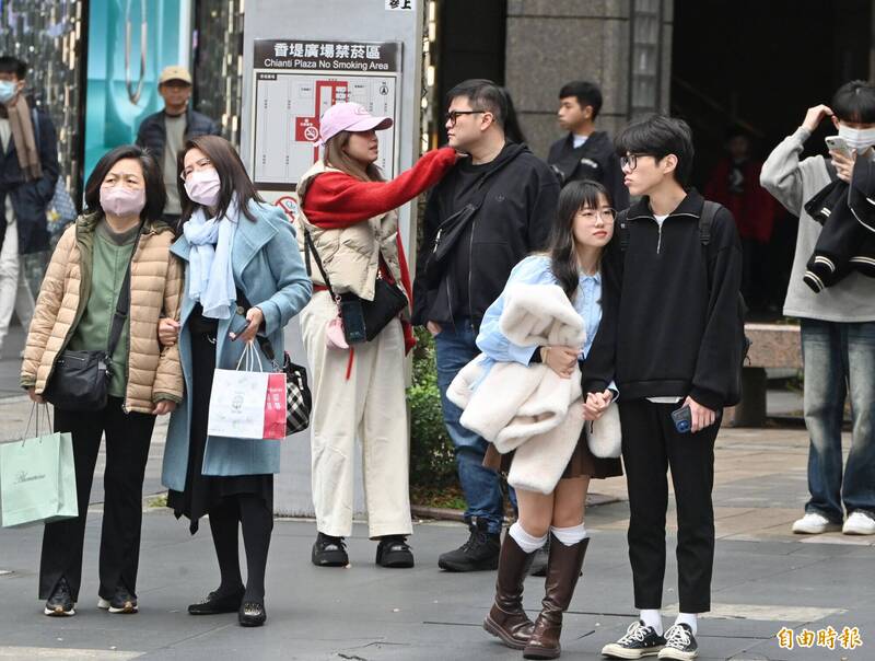 今至明晨仍偏冷！明白天起逐日升溫 228連假可望大回暖 - 生活 - 自由時報電子報