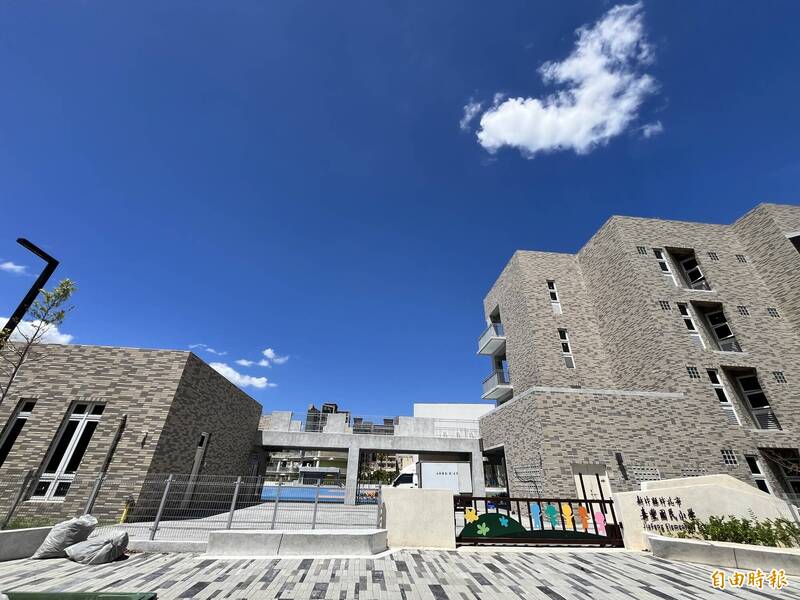 竹縣竹北嘉豐國小地下停車場3/1起試營運免費停車 4/1起收費 - 生活 - 自由時報電子報
