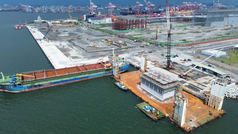 港務公司招募中！高職畢業起薪4萬1 師級職缺5.6萬起 - 生活 - 自由時報電子報