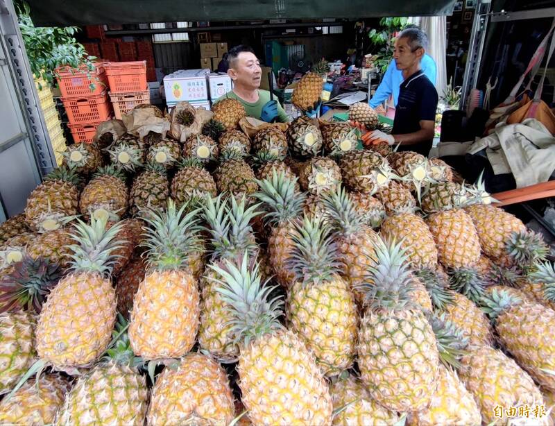 台南關廟「金鑽鳳梨」新鮮上市  量少價揚、嚐鮮動作要快 - 生活 - 自由時報電子報