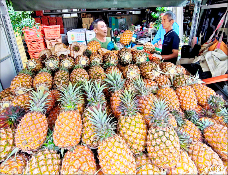 關廟金鑽鳳梨上市 量比往年同期少 - 生活 - 自由時報電子報