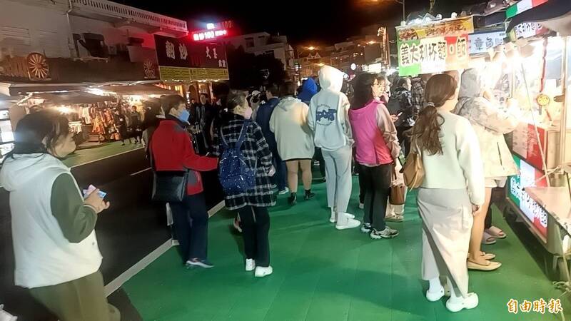 墾丁大街30年「歷史共業」合法了！官方通過「攤販條例」納管 - 生活 - 自由時報電子報