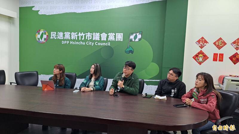 新竹棒球場覆土開挖！ 綠營質疑挖到原土層  籲市府公佈球場重啟時間 - 政治 - 自由時報電子報