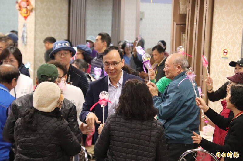 觀光逆差7千億 朱立倫批觀光署努力不夠：外國客沒增加又限制中客 - 政治 - 自由時報電子報