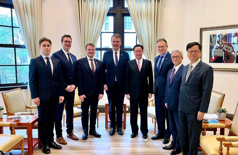 歐洲議會訪團：威權國家破壞關鍵基礎設施 民主國家應共商應處 - 政治 - 自由時報電子報