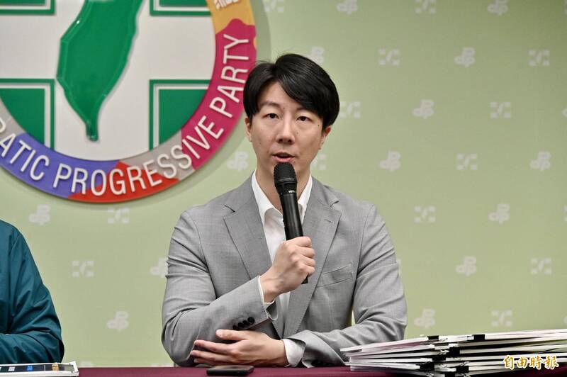 傅崐萁稱被民進黨買媒體攻擊 吳崢：拿不出證據就辭職敢不敢？ - 政治 - 自由時報電子報