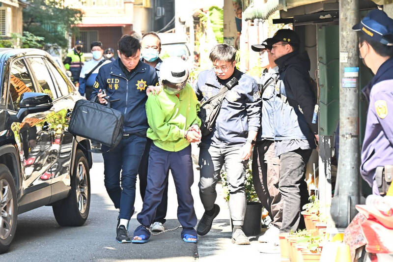 高雄港撈起頭顱確認是凶嫌「失蹤大嫂」 疑塞在褲子浮出海面 - 社會 - 自由時報電子報