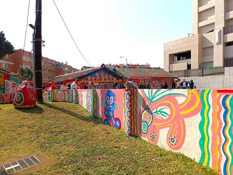 中市府稱修復「彩虹眷村」圍牆 在地人抓包只做半套 - 生活 - 自由時報電子報