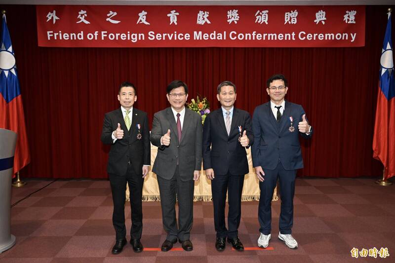 企業慷慨支援巴奧台灣隊 獲林佳龍頒贈「外交之友」 - 政治 - 自由時報電子報