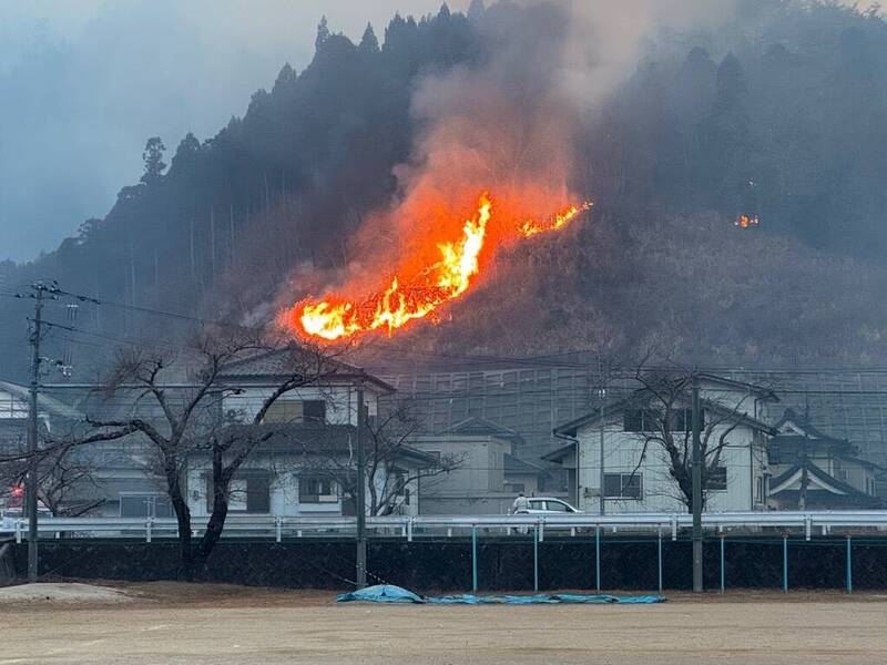 日本岩手山林大火未歇疑1死 8旬婦急帶亡夫牌位逃難 - 國際 - 自由時報電子報