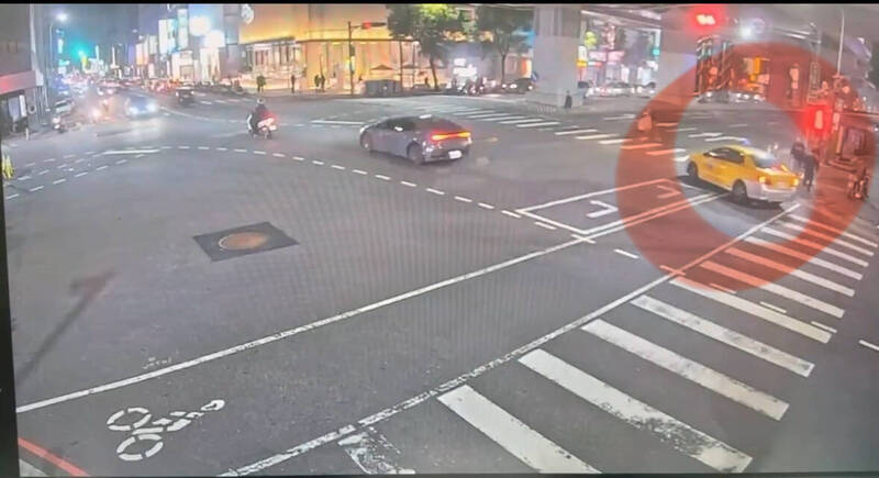 台中公益路日式燒肉店遭砸 3男不爽店員服務態度「冰的啦」 - 社會 - 自由時報電子報