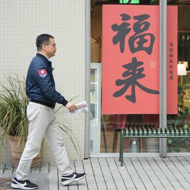 家戶投遞感謝信突遭男子飆罵三字經 羅智強平靜回：祝你有美好一天 - 政治 - 自由時報電子報
