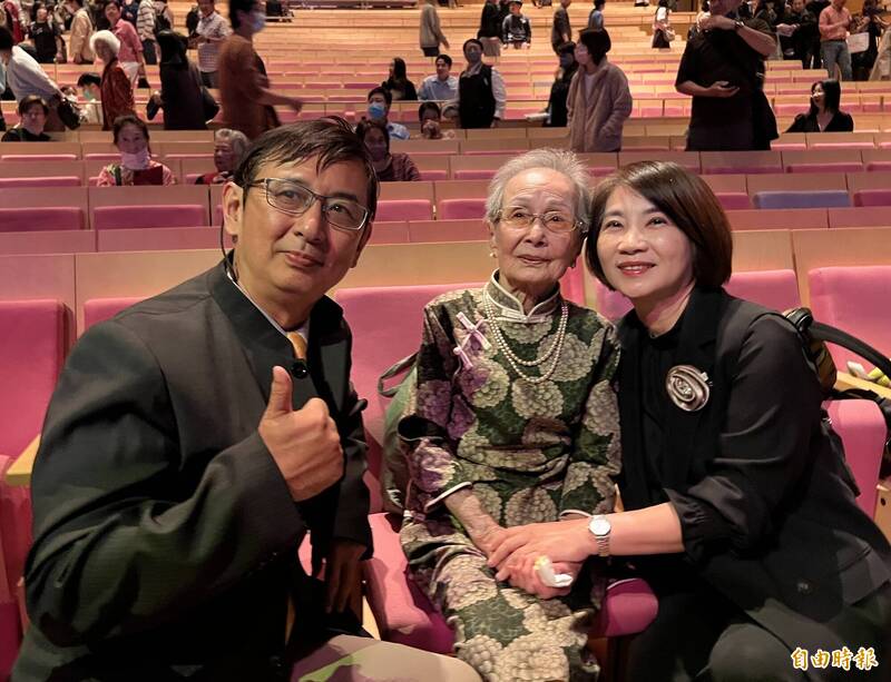 展現堅韌與愛！ 屏東228紀念音樂劇《以愛相會》令人動容 - 生活 - 自由時報電子報