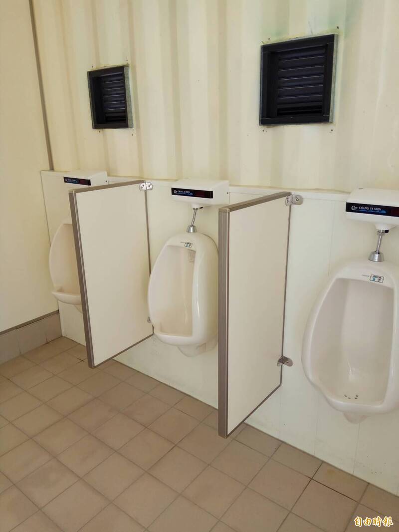 小便斗隔板用途是？律師喊擋不住視線 ChatGPT答案讓人黑人問號 - 生活 - 自由時報電子報