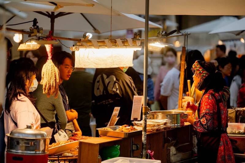 明天還有1天! 「高雄潮玩祭」首日萬人朝聖  經典老車吸睛 - 生活 - 自由時報電子報