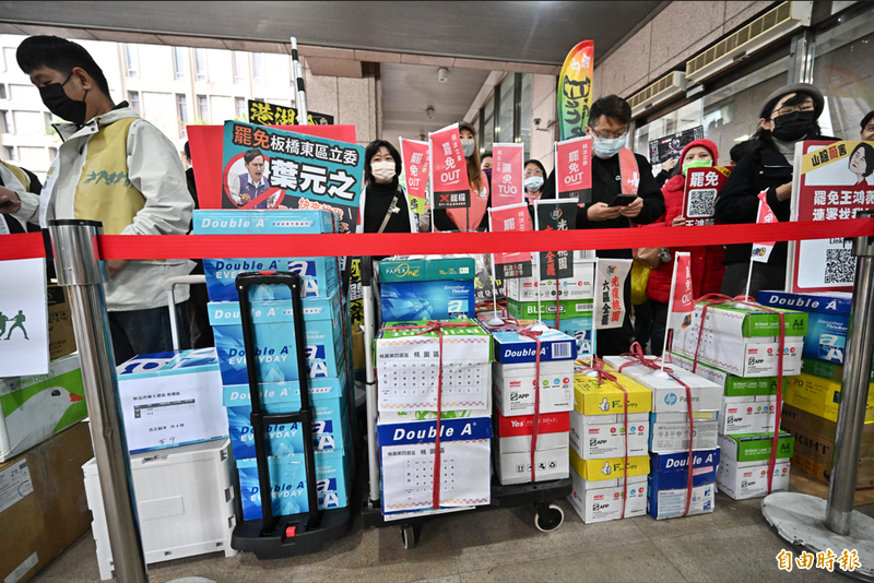 數據曝光！9綠委罷免案死亡連署近千人 經補提程序「他」最可能成案 - 政治 - 自由時報電子報