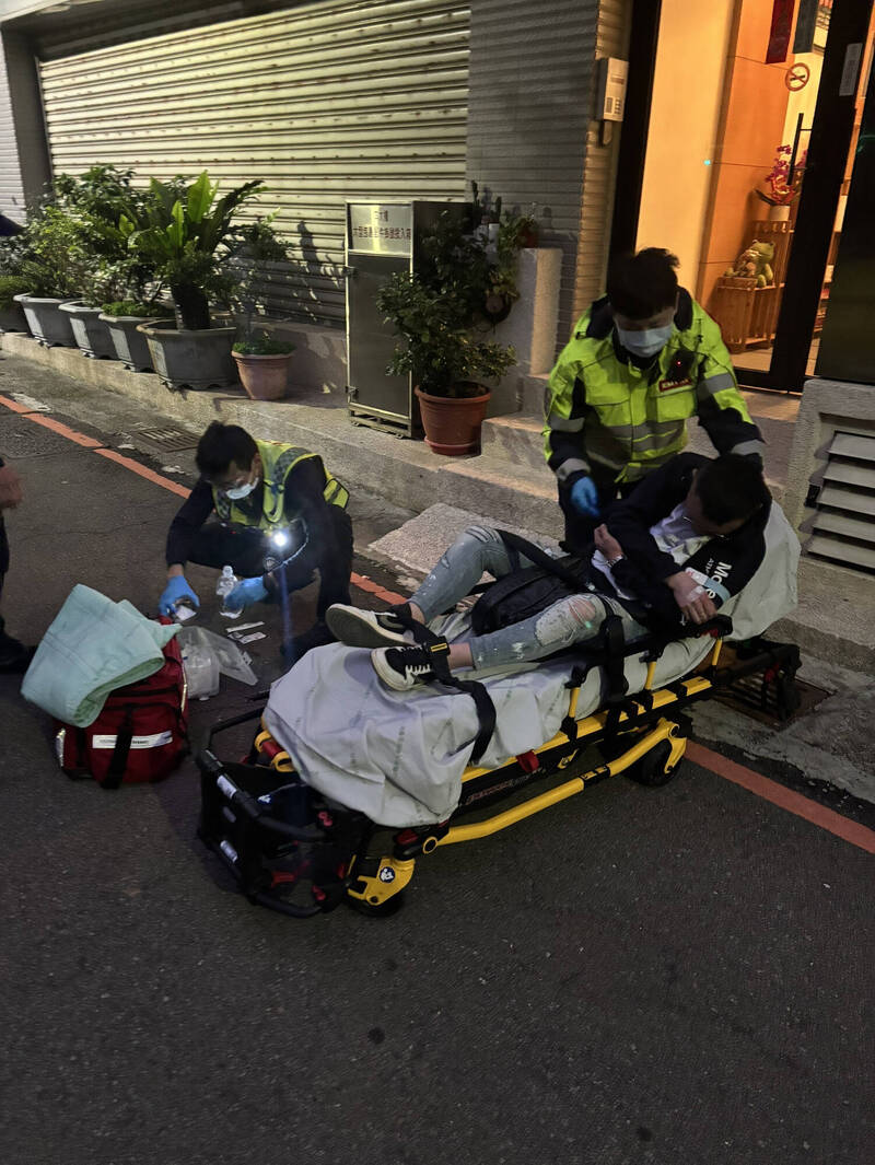 台中27歲男攜50萬路倒頭部有傷 掙扎中大撒幣就醫身分曝 - 社會 - 自由時報電子報